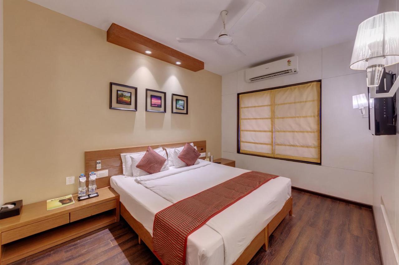 Grand Fortune Beacon, Ichalkaranji Hotell Exteriör bild